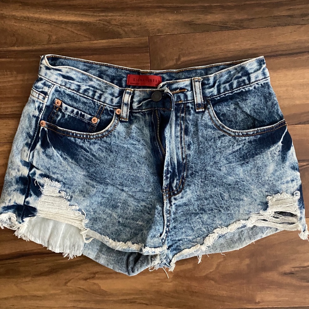 Acid wash Jean shorts with holes